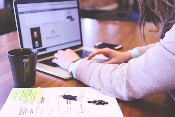 Quels sont les services qu'offre la banque Crédit Agricole Charente Périgord et leurs tarifs?