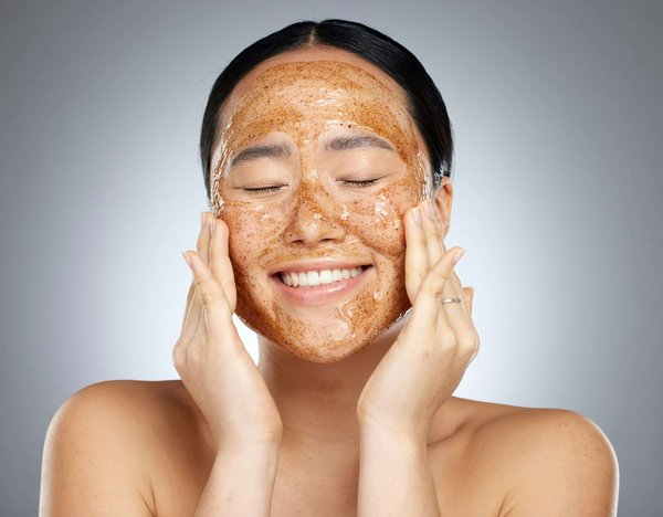 Soin du visage : conseils pour réussir un gommage