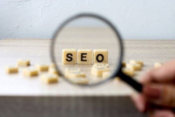 Comment l'intelligence artificielle transforme-t-elle les stratégies seo ?